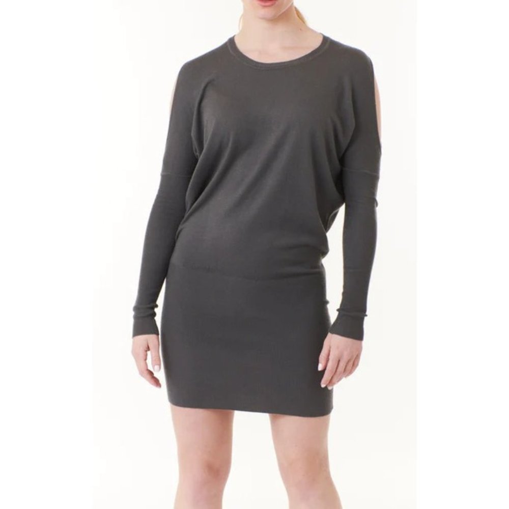 New Lovestitch Women's Size M Grey Knit Crew Cold Shoulder Mini Sweater Dress